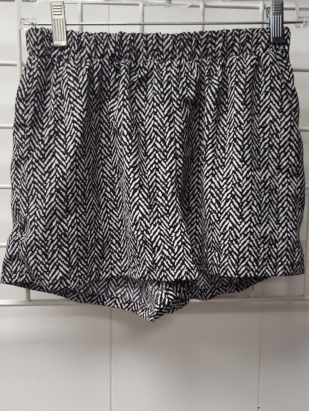 Patterned Elastic-Waist Black & White Skort Shorts